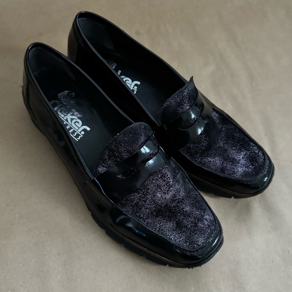 Rieker Fress Black Patent Leather Wedge Sole Loafers with Glitter Panel. EU40